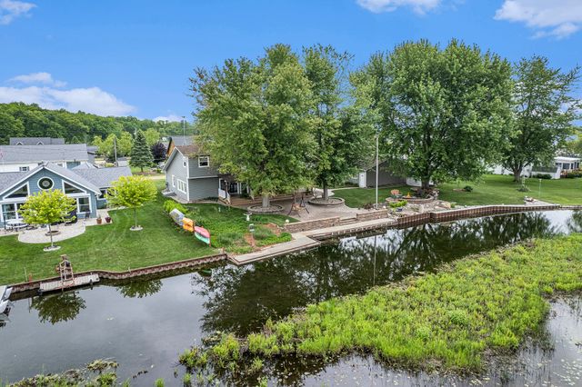 329 Pamela Circle, Brooklyn, MI 49230
