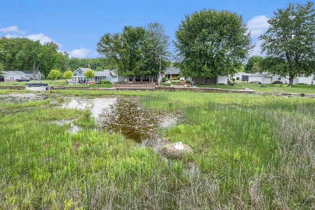329 Pamela Circle, Brooklyn, MI 49230