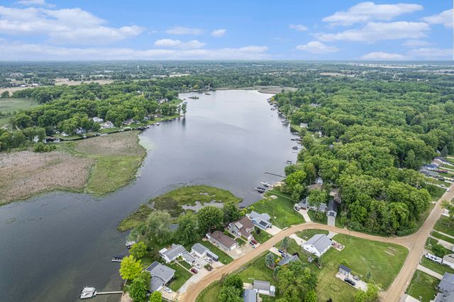 329 Pamela Circle, Brooklyn, MI 49230