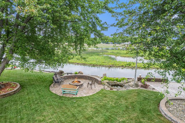 329 Pamela Circle, Brooklyn, MI 49230