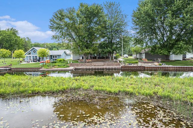 329 Pamela Circle, Brooklyn, MI 49230