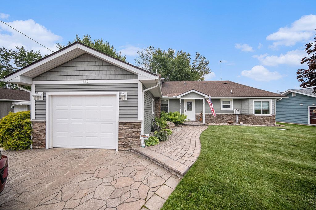 329 Pamela Circle, Brooklyn, MI 49230