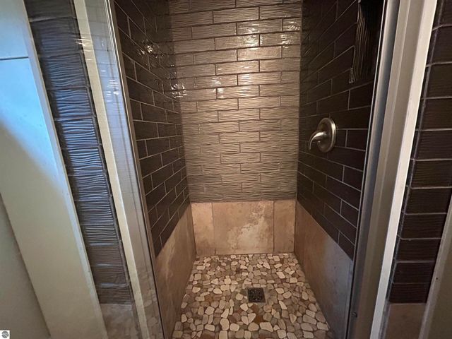 5039 Indian Hill Road, Honor, MI 49640