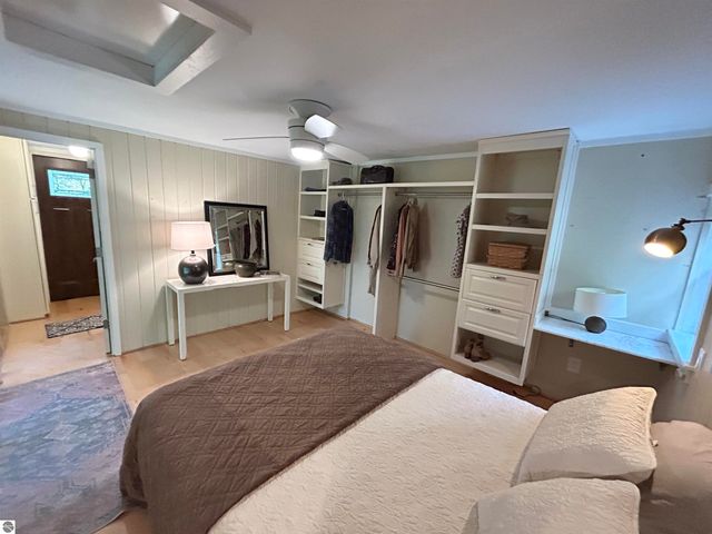 5039 Indian Hill Road, Honor, MI 49640