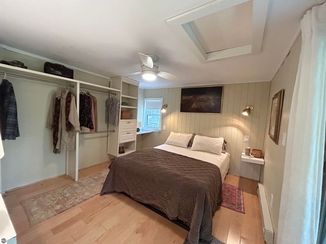 5039 Indian Hill Road, Honor, MI 49640