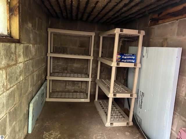 5039 Indian Hill Road, Honor, MI 49640