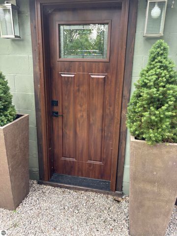 5039 Indian Hill Road, Honor, MI 49640