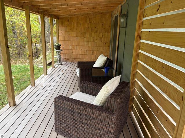 5039 Indian Hill Road, Honor, MI 49640