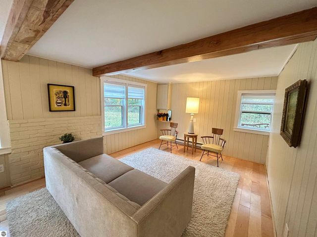 5039 Indian Hill Road, Honor, MI 49640