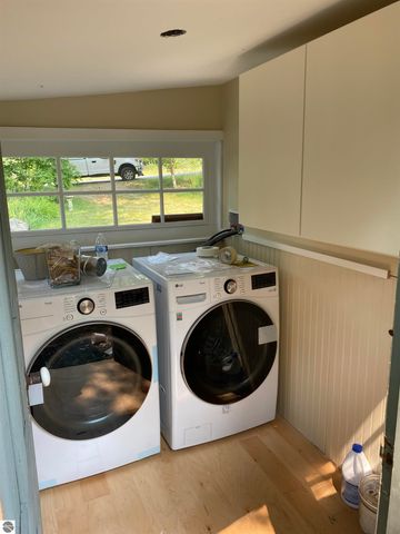 5039 Indian Hill Road, Honor, MI 49640