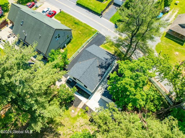 15 Schaffer Drive, Colonie, NY 12047