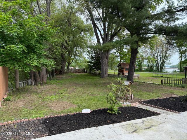 15 Schaffer Drive, Colonie, NY 12047