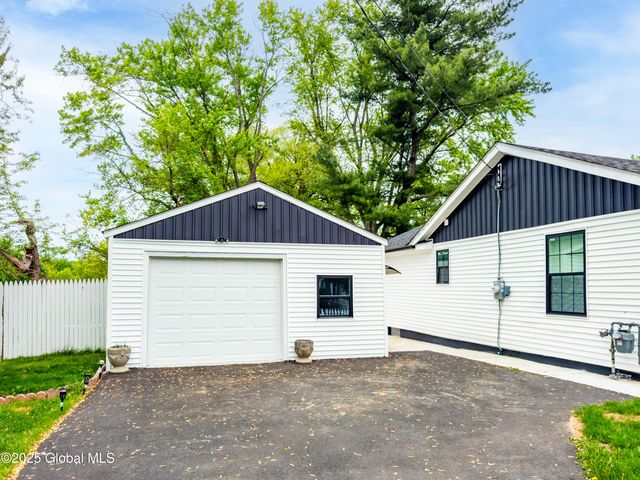 15 Schaffer Drive, Colonie, NY 12047