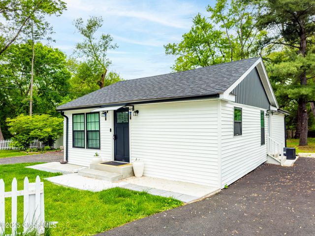 15 Schaffer Drive, Colonie, NY 12047