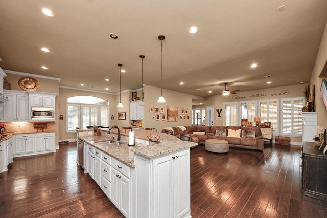 17819 Country Cove, Cypress, TX 77433