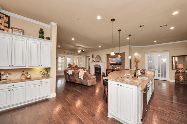 17819 Country Cove, Cypress, TX 77433