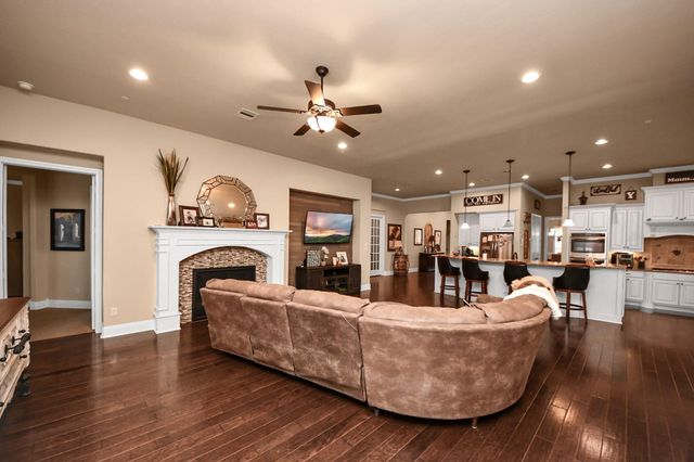 17819 Country Cove, Cypress, TX 77433