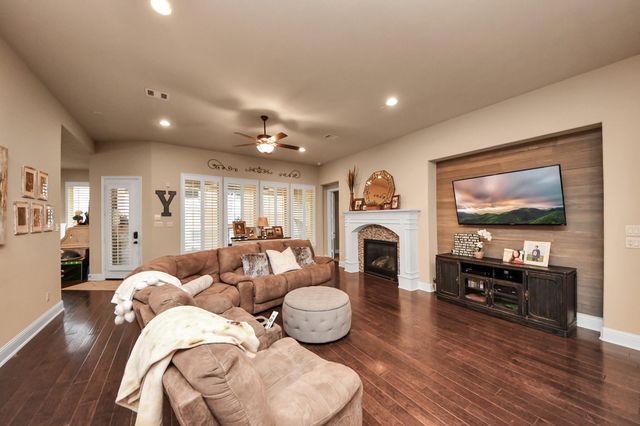 17819 Country Cove, Cypress, TX 77433