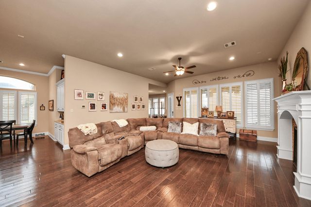 17819 Country Cove, Cypress, TX 77433