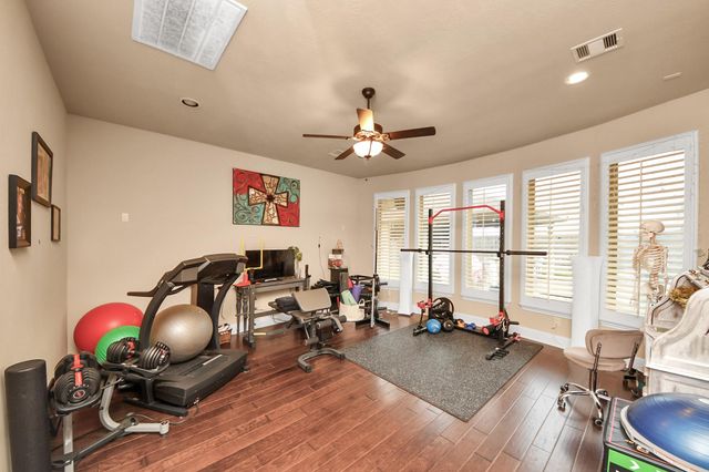 17819 Country Cove, Cypress, TX 77433