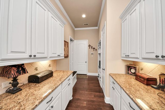 17819 Country Cove, Cypress, TX 77433