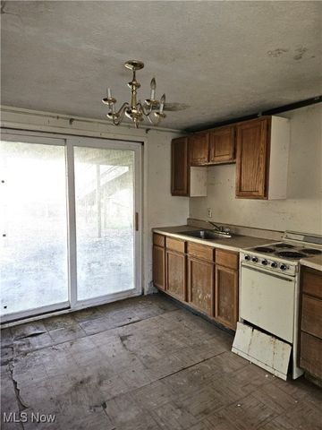 16940 Thompson Road, Thompson, OH 44086