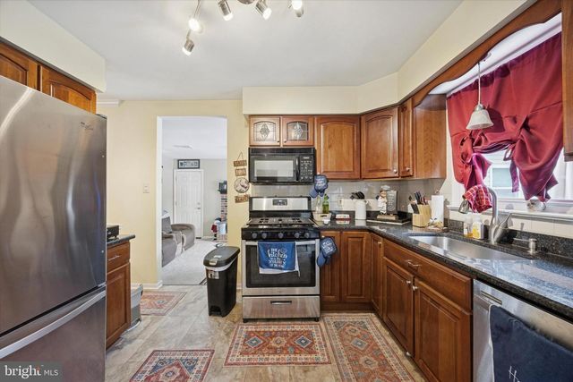 121 STEEPLEBUSH DR, Perkasie, PA 18944