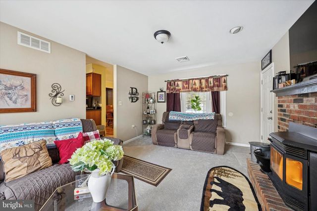 121 STEEPLEBUSH DR, Perkasie, PA 18944