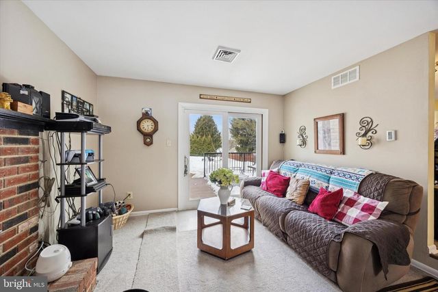 121 STEEPLEBUSH DR, Perkasie, PA 18944