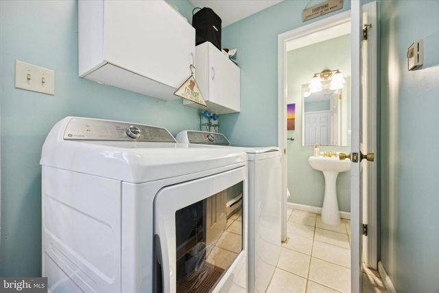 121 STEEPLEBUSH DR, Perkasie, PA 18944