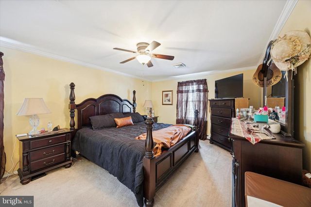 121 STEEPLEBUSH DR, Perkasie, PA 18944