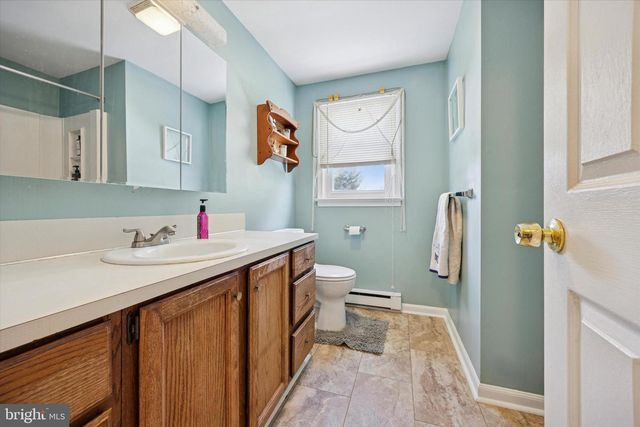 121 STEEPLEBUSH DR, Perkasie, PA 18944