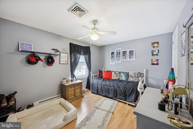 121 STEEPLEBUSH DR, Perkasie, PA 18944