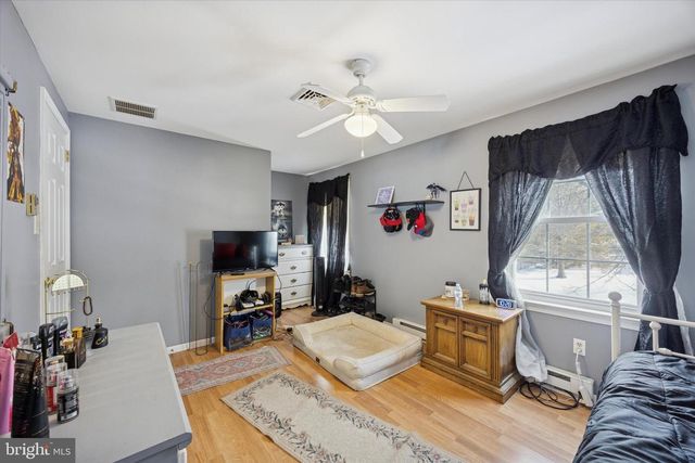 121 STEEPLEBUSH DR, Perkasie, PA 18944