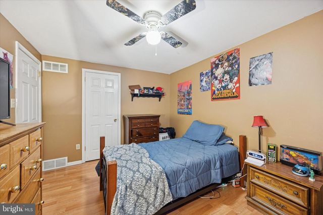 121 STEEPLEBUSH DR, Perkasie, PA 18944