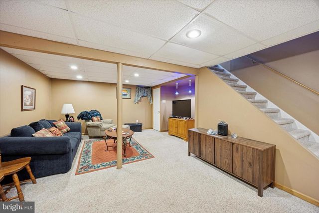 121 STEEPLEBUSH DR, Perkasie, PA 18944