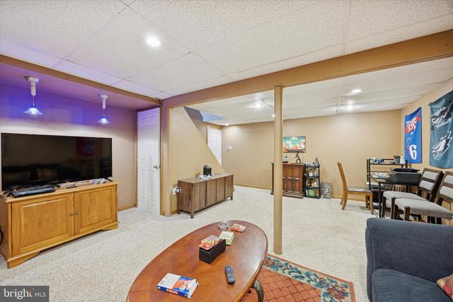 121 STEEPLEBUSH DR, Perkasie, PA 18944