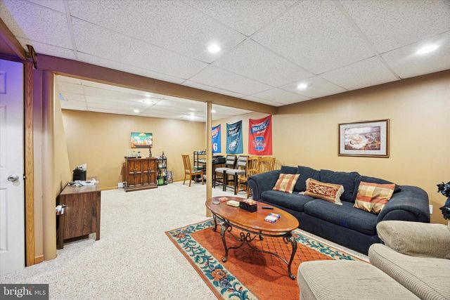 121 STEEPLEBUSH DR, Perkasie, PA 18944