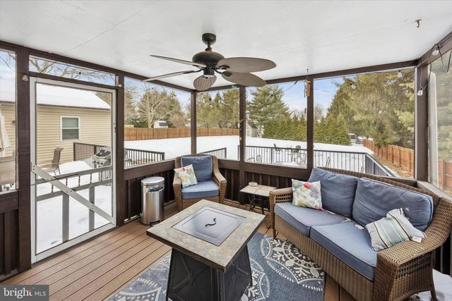 121 STEEPLEBUSH DR, Perkasie, PA 18944