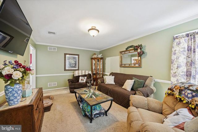 121 STEEPLEBUSH DR, Perkasie, PA 18944