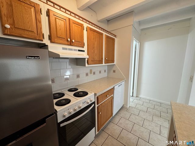 20 Prospect Street APT 64, Manchester, CT 06040