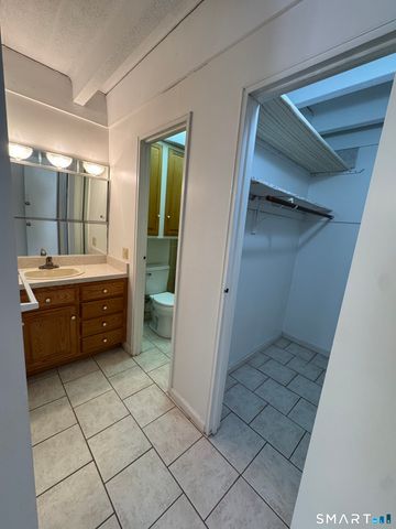 20 Prospect Street APT 64, Manchester, CT 06040