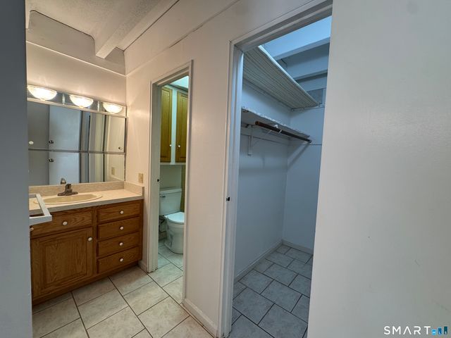 20 Prospect Street APT 64, Manchester, CT 06040