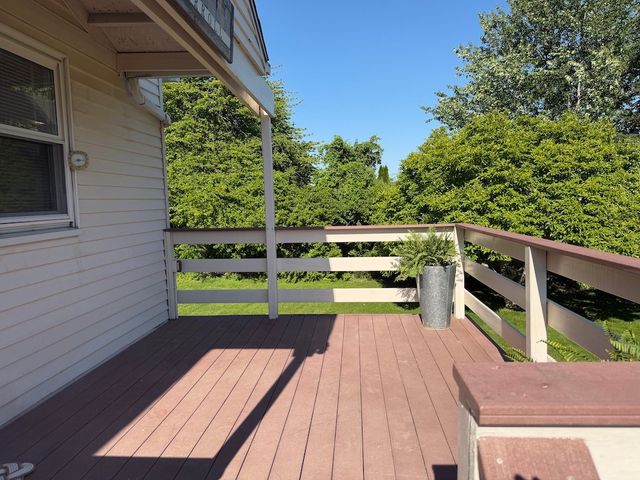 15 Casey Drive, Middletown, RI 02842