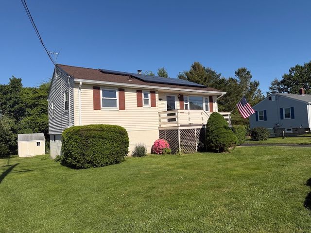 15 Casey Drive, Middletown, RI 02842