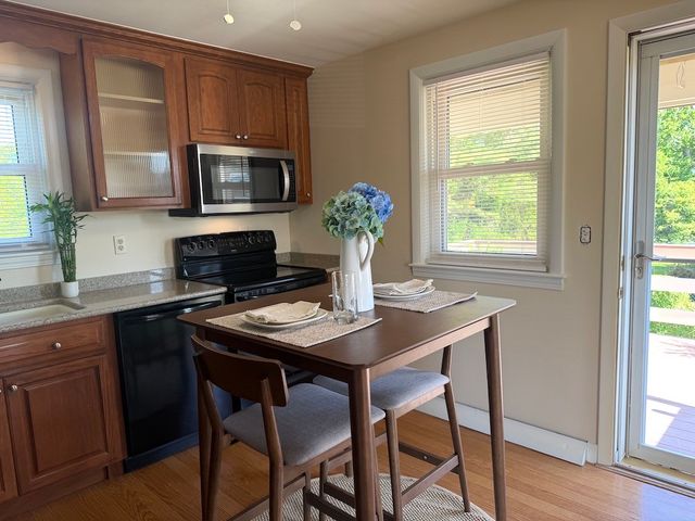 15 Casey Drive, Middletown, RI 02842