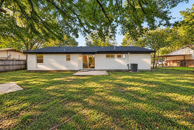 1003 E Dallas Street, Mansfield, TX 76063
