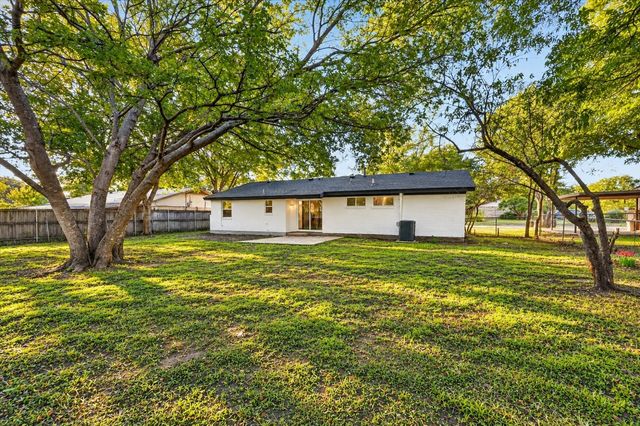 1003 E Dallas Street, Mansfield, TX 76063