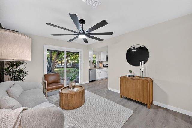 1003 E Dallas Street, Mansfield, TX 76063