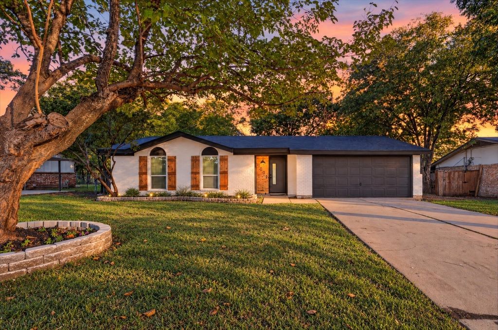 1003 E Dallas Street, Mansfield, TX 76063